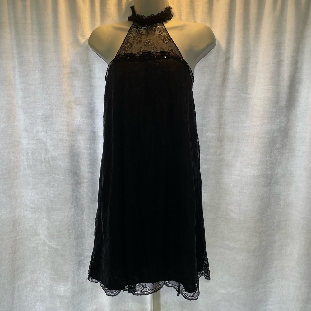 Black lacy dress
